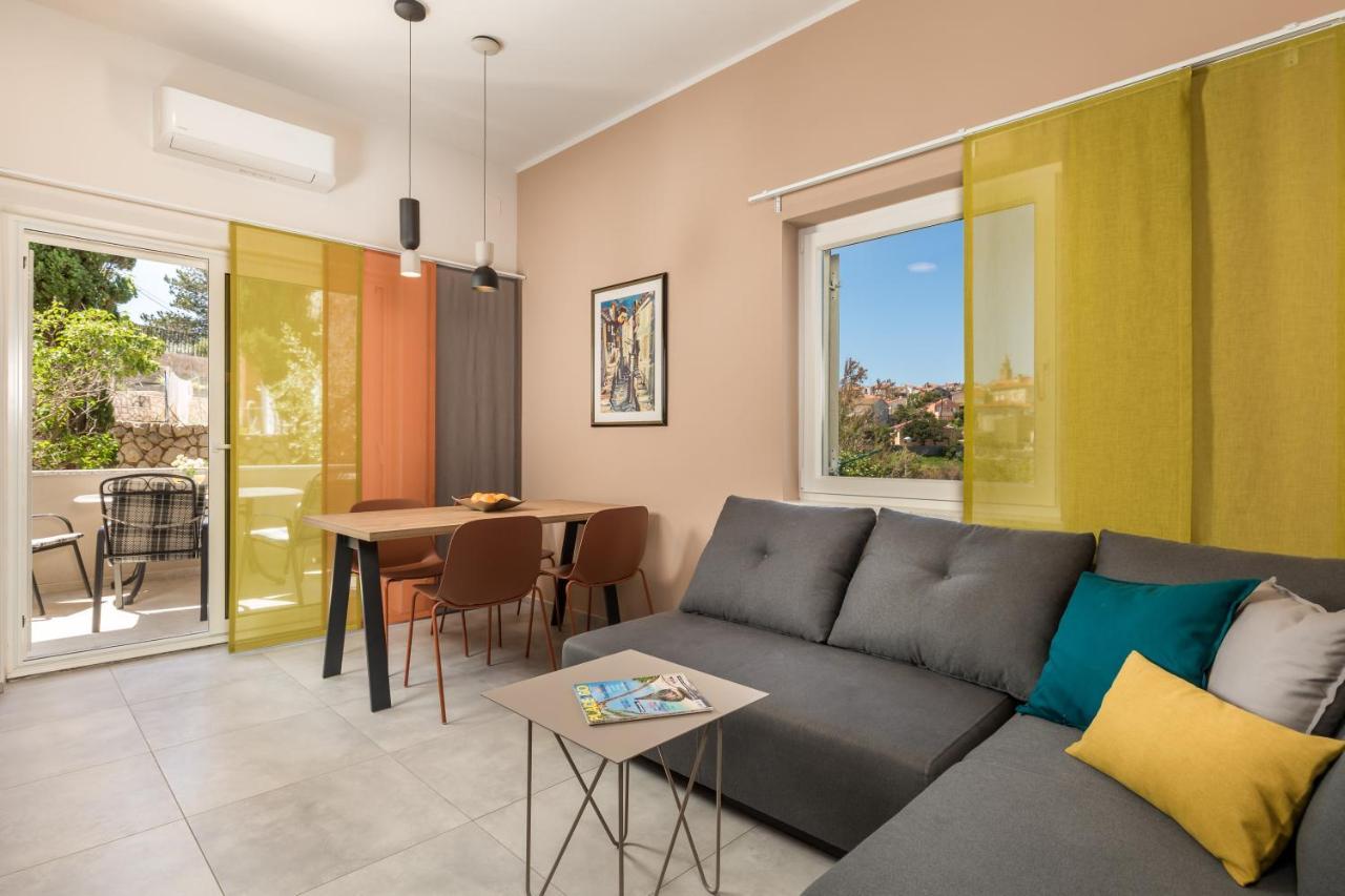 Apartmani Heni Vrbnik Bagian luar foto