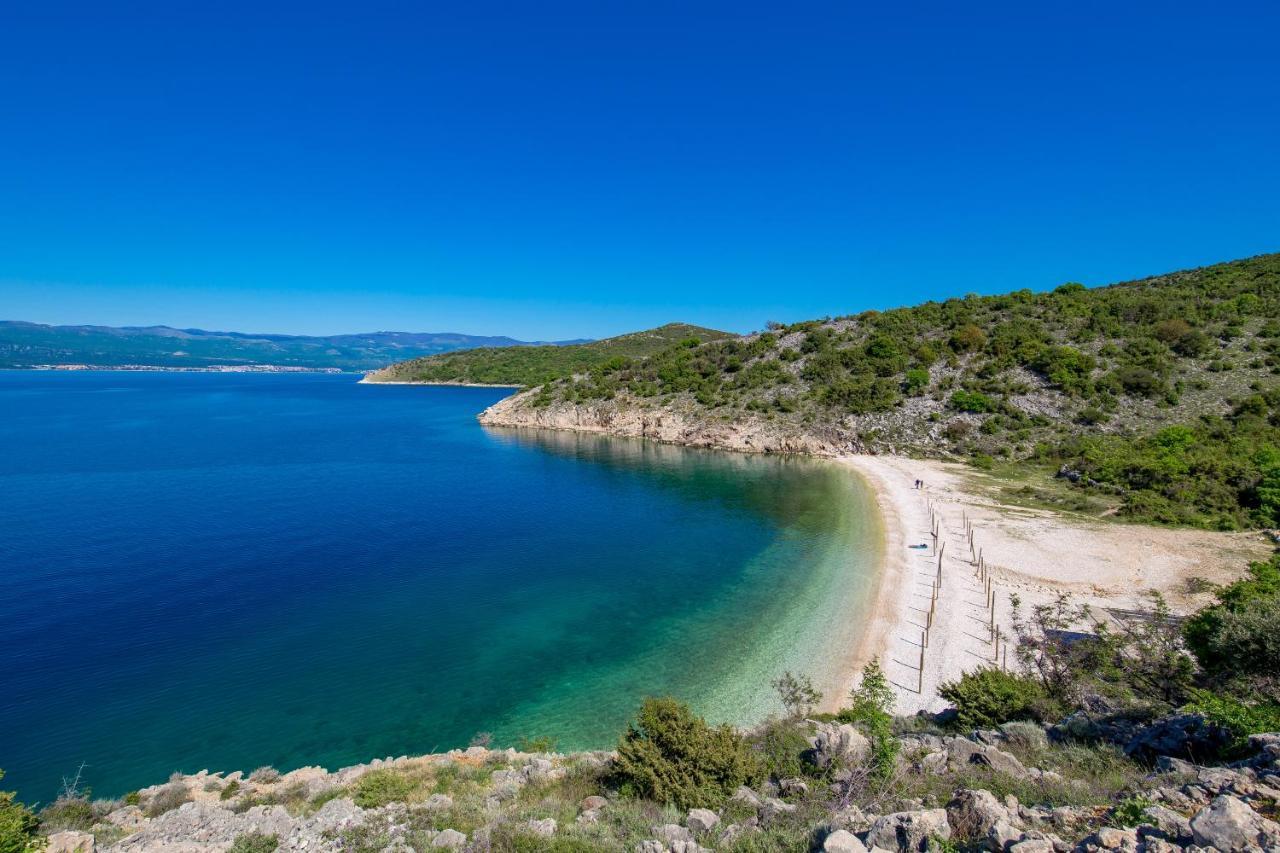 Apartmani Heni Vrbnik Bagian luar foto