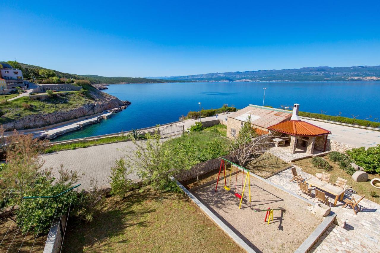 Apartmani Heni Vrbnik Bagian luar foto