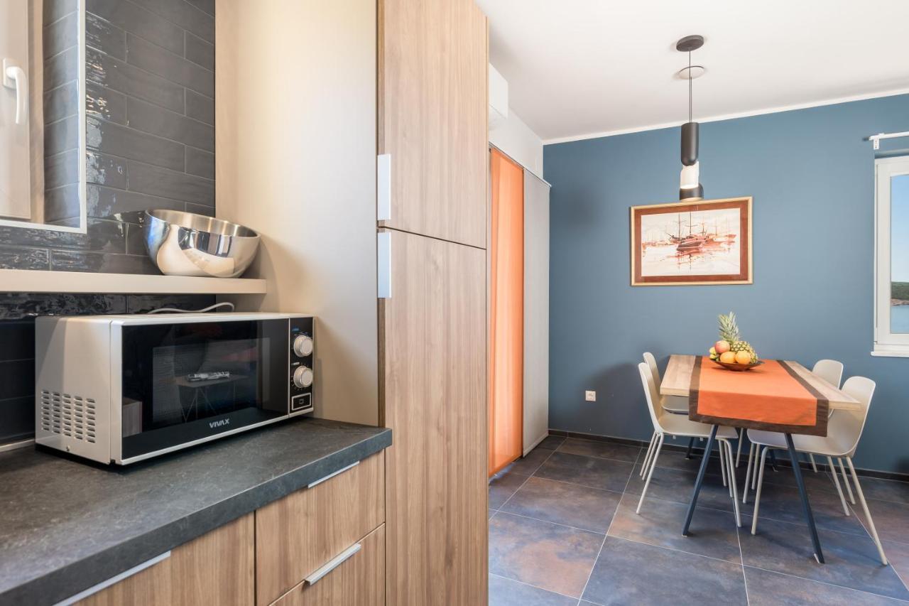 Apartmani Heni Vrbnik Bagian luar foto