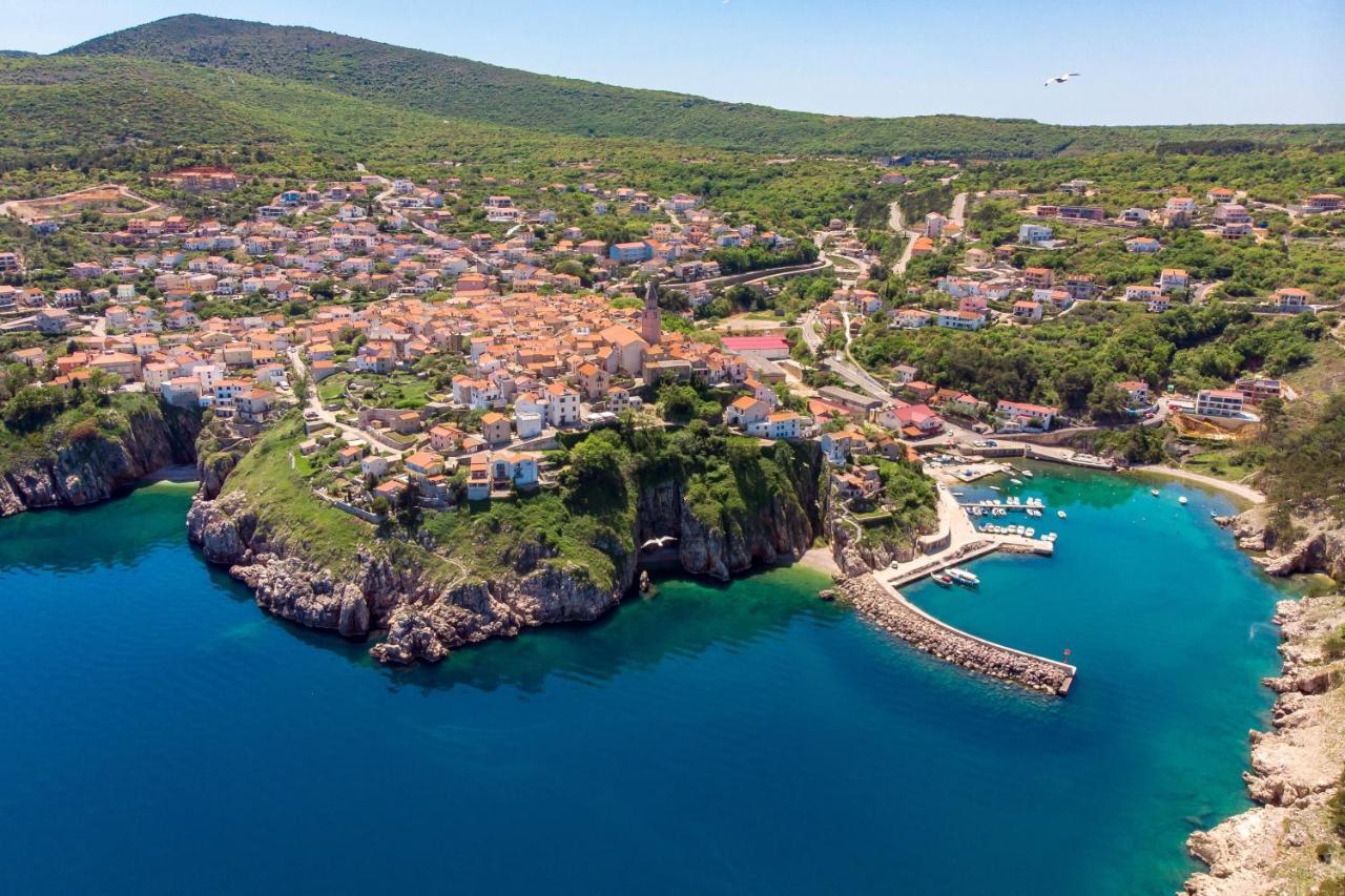 Apartmani Heni Vrbnik Bagian luar foto