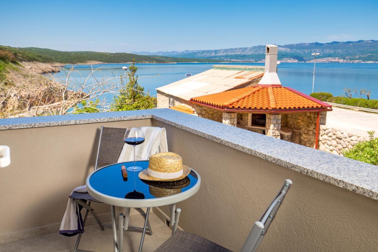 Apartmani Heni Vrbnik Bagian luar foto