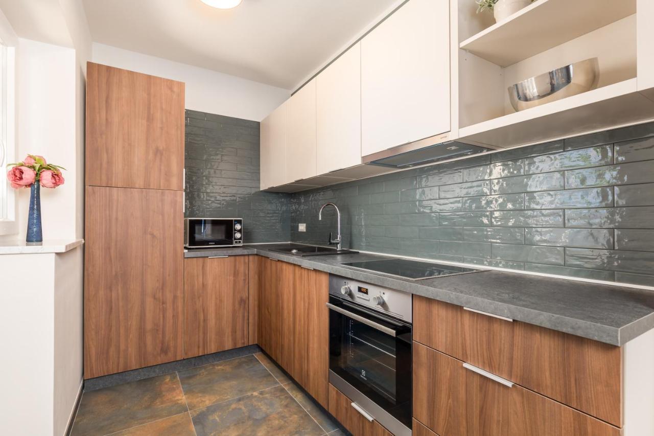 Apartmani Heni Vrbnik Bagian luar foto