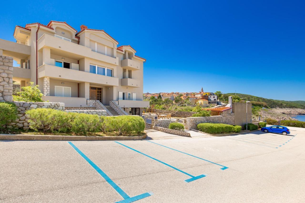 Apartmani Heni Vrbnik Bagian luar foto